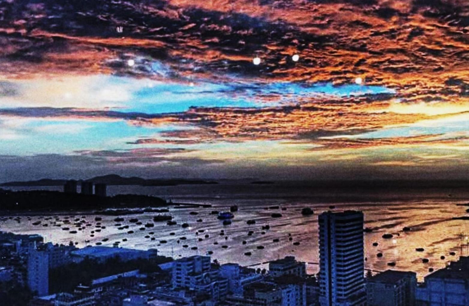 The Base Infinity Apartment Pattaya Luaran gambar